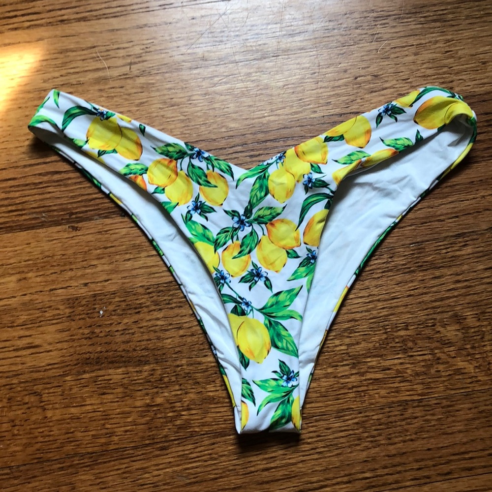 Onia x WeWoreWhat Lydia Delilah lemon bottom NWOT